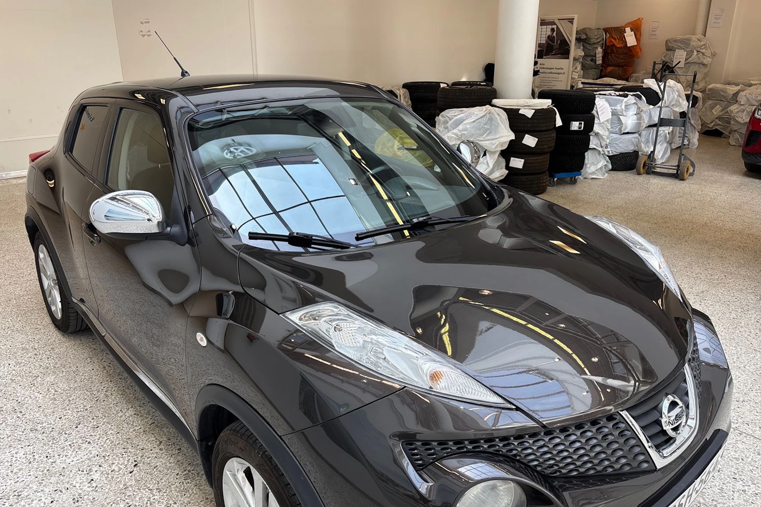 Ruskea (beige) Nissan Juke 2012 kuva 15.