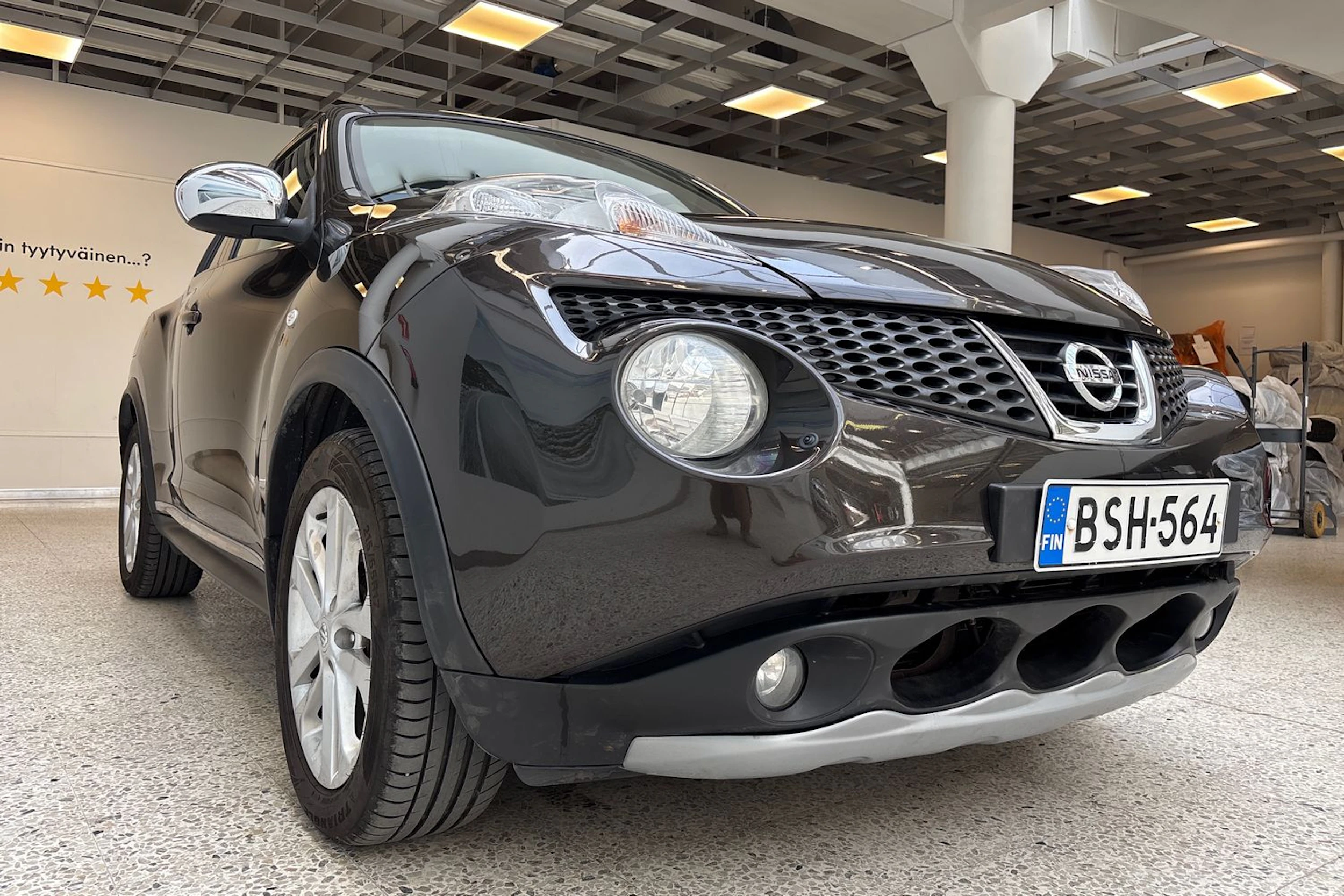 Ruskea (beige) Nissan Juke 2012 kuva 16.