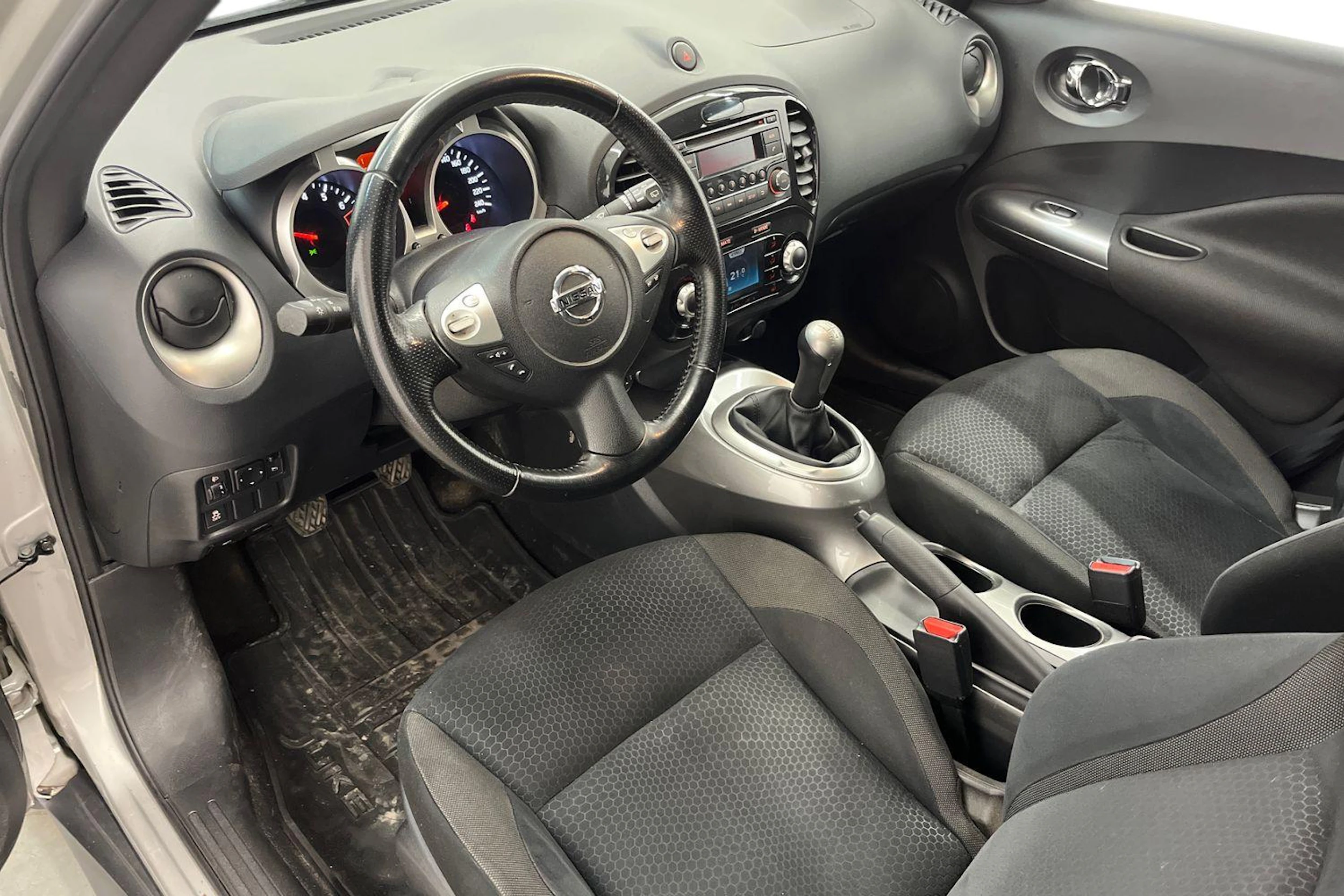 hopea Nissan Juke 2012 kuva 6.