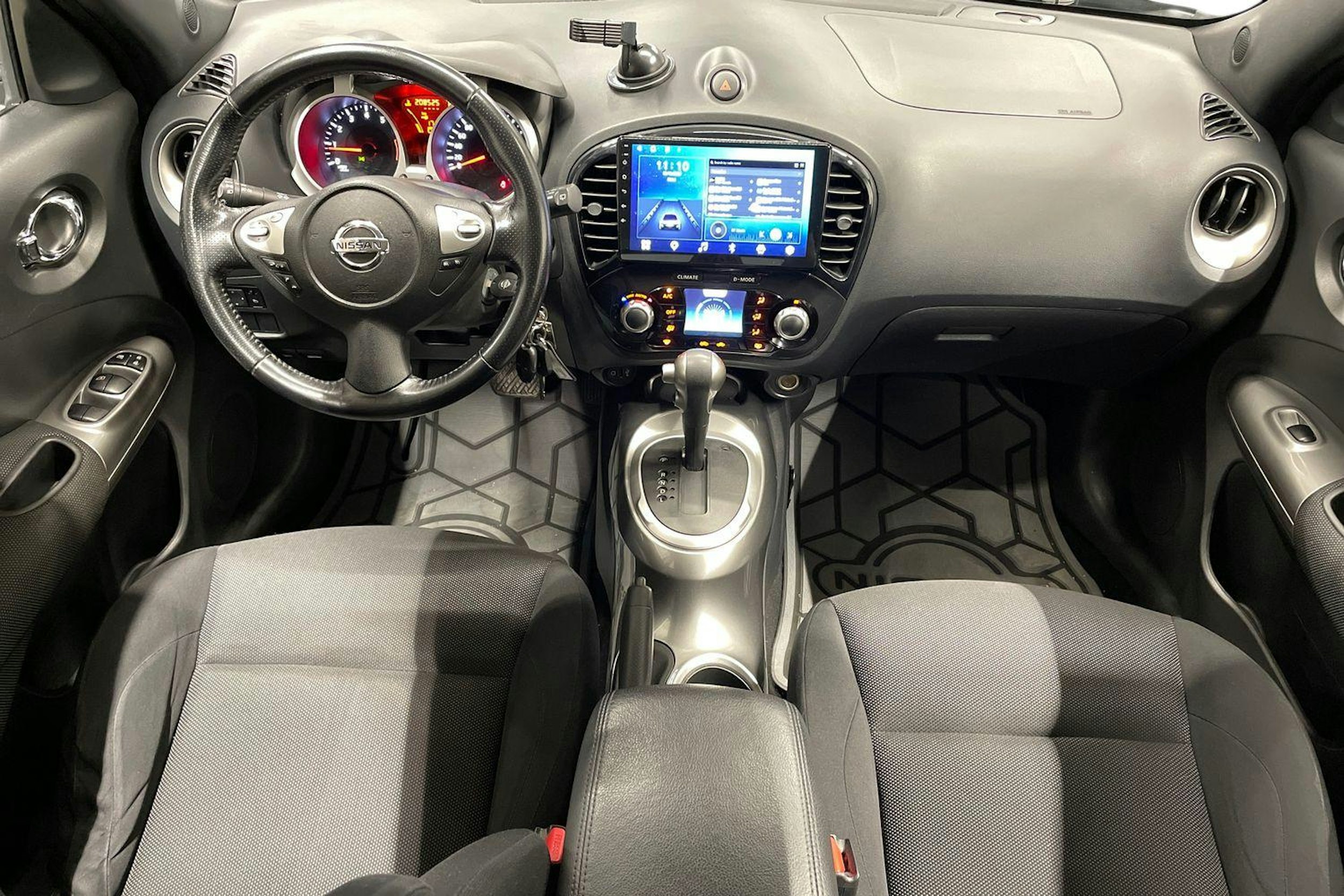 harmaa Nissan Juke 2012 kuva 7.