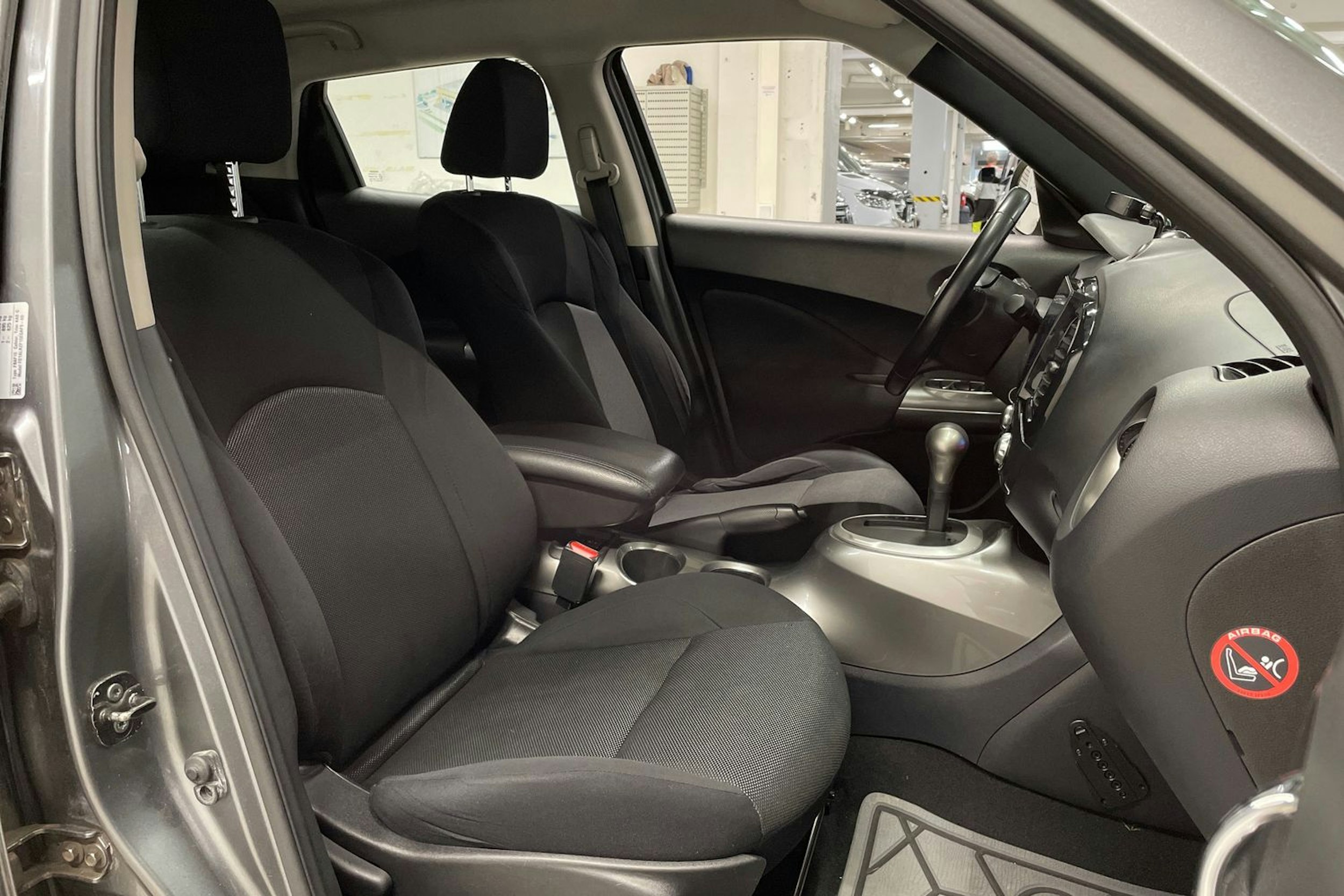 harmaa Nissan Juke 2012 kuva 25.