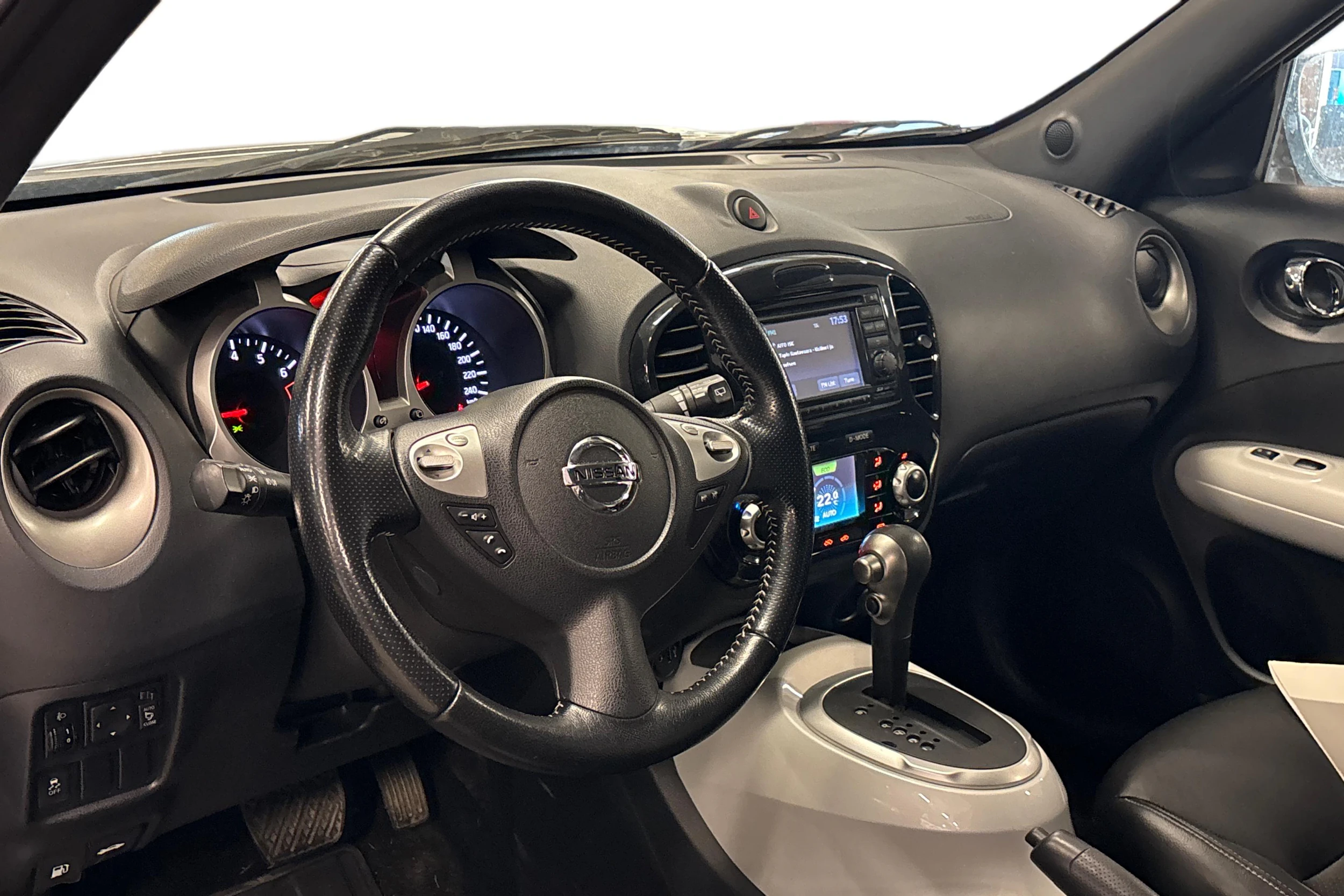 violetti Nissan Juke 2013 kuva 3.