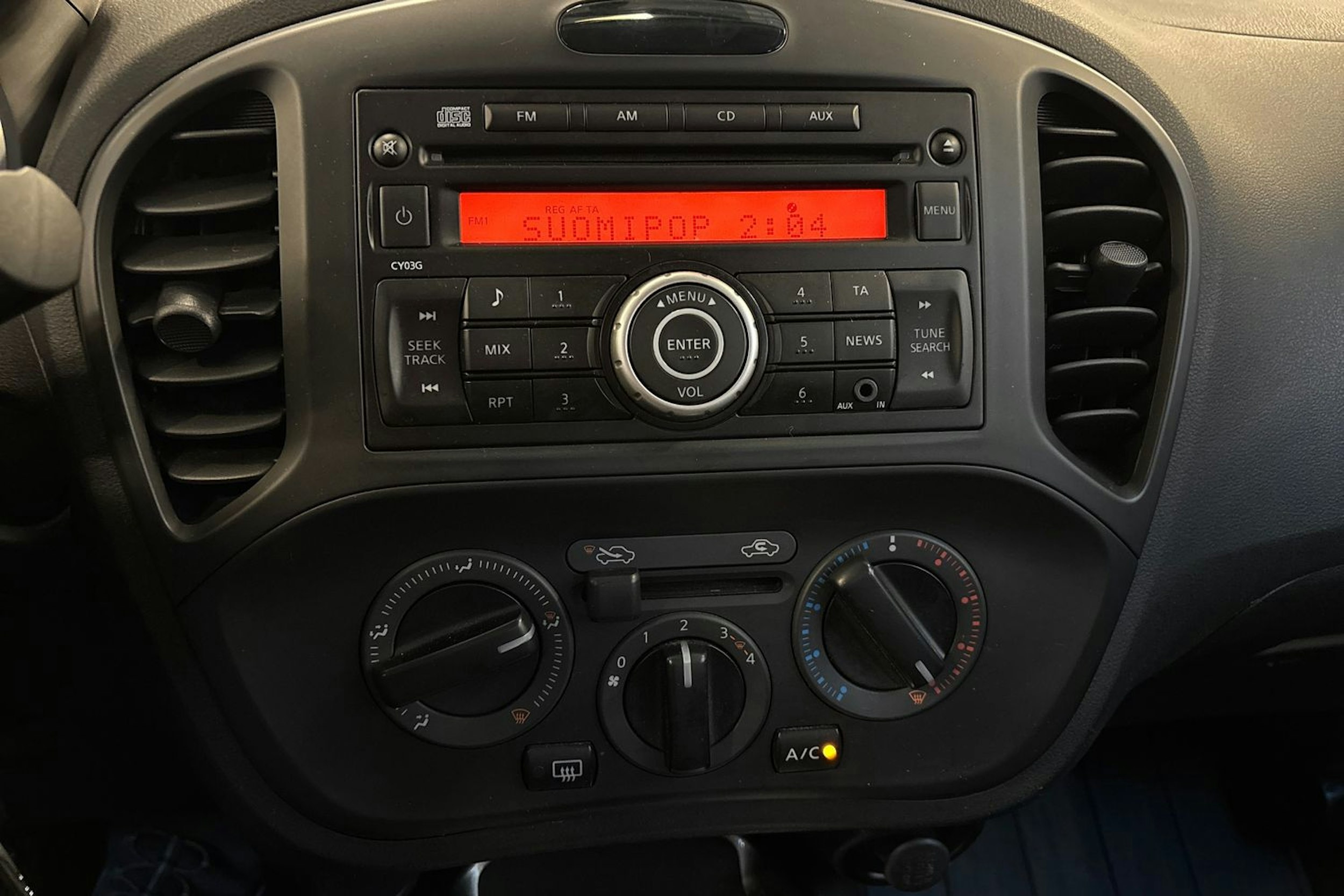 musta Nissan Juke 2013 kuva 20.