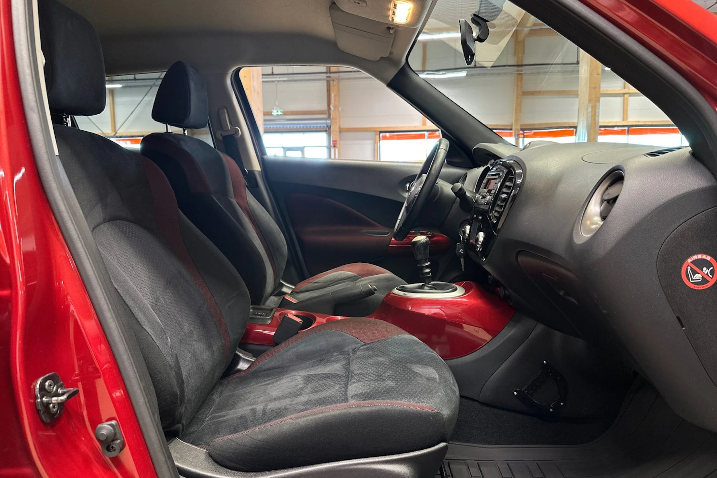 punainen Nissan Juke 2014 kuva 11.