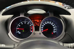 punainen Nissan Juke 2014 kuva 17.