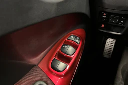 punainen Nissan Juke 2014 kuva 19.