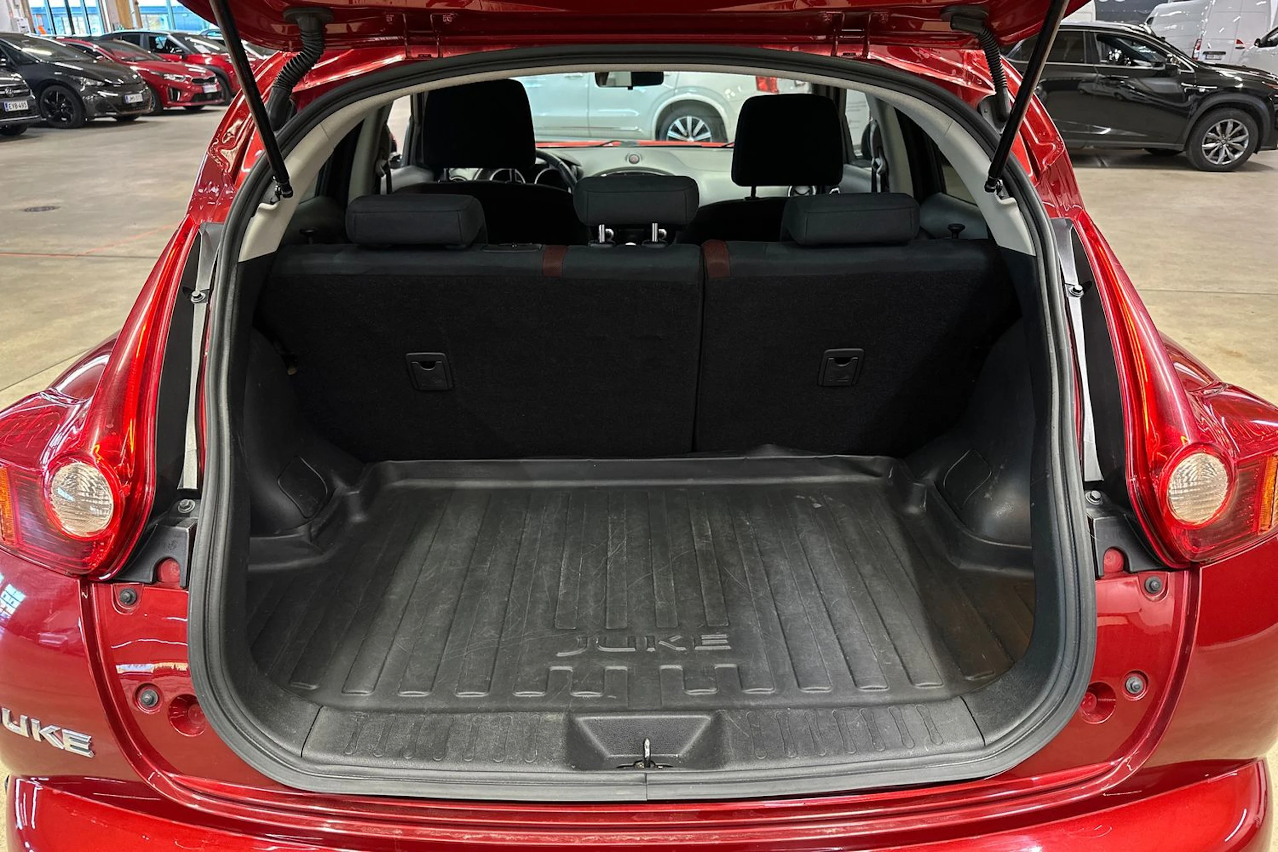punainen Nissan Juke 2014 kuva 20.