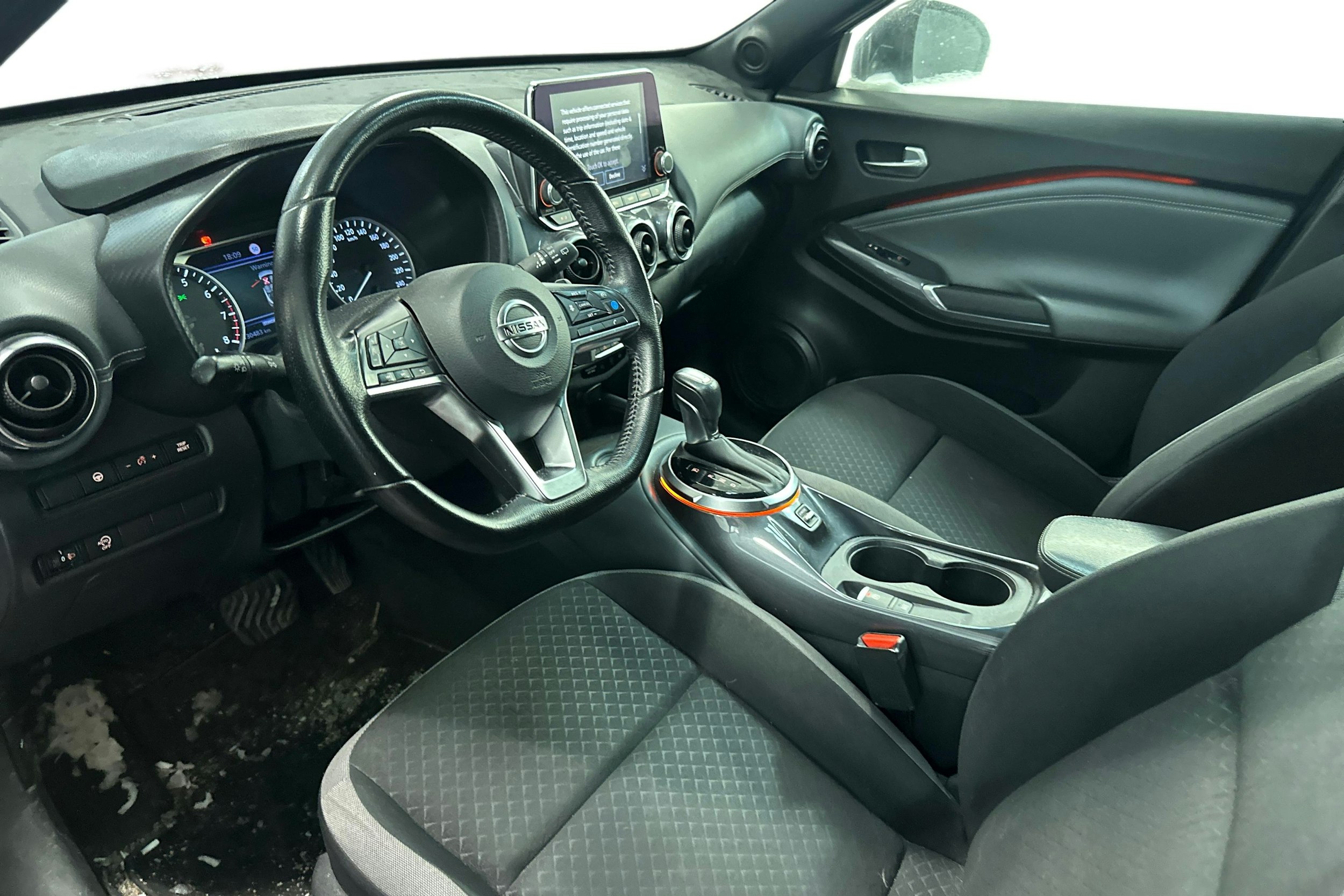 punainen Nissan Juke 2020 kuva 3.