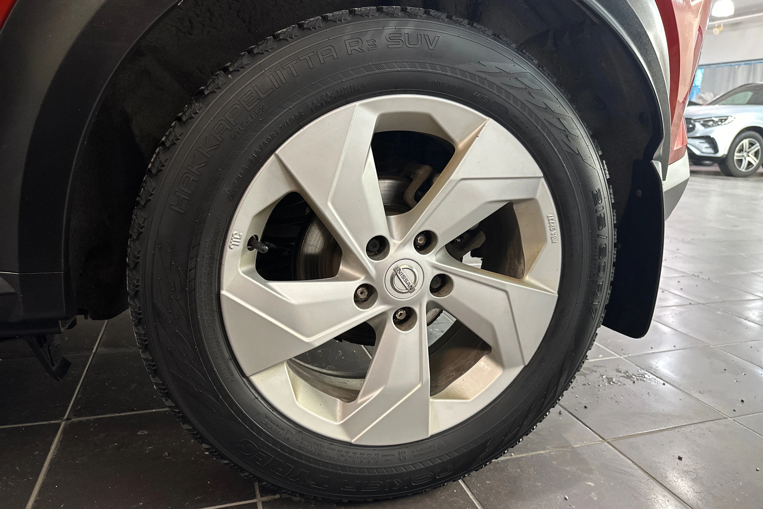 punainen Nissan Juke 2020 kuva 10.