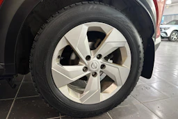 punainen Nissan Juke 2020 kuva 10.