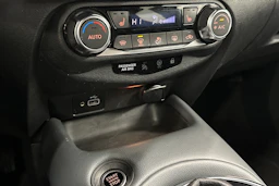 punainen Nissan Juke 2020 kuva 18.