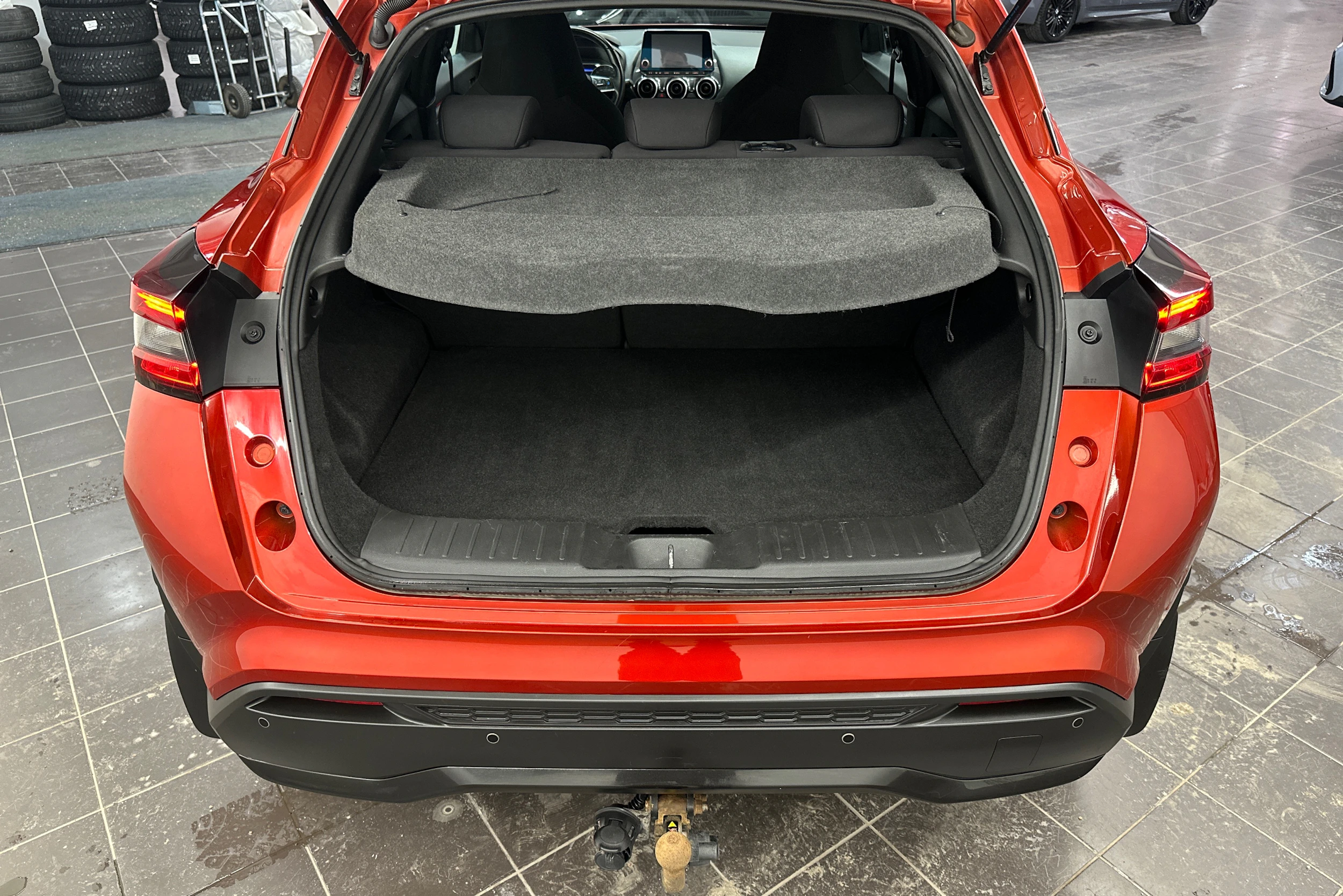 punainen Nissan Juke 2020 kuva 19.