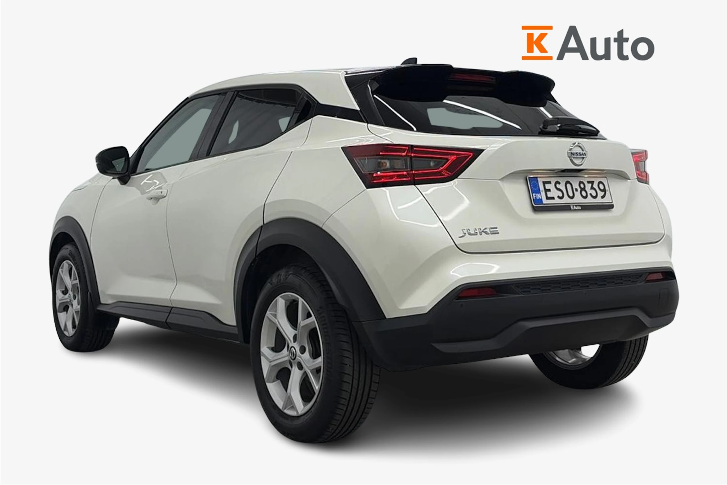 valkoinen Nissan Juke 2021 kuva 2.