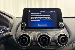 valkoinen Nissan Juke 2021 kuva 17.