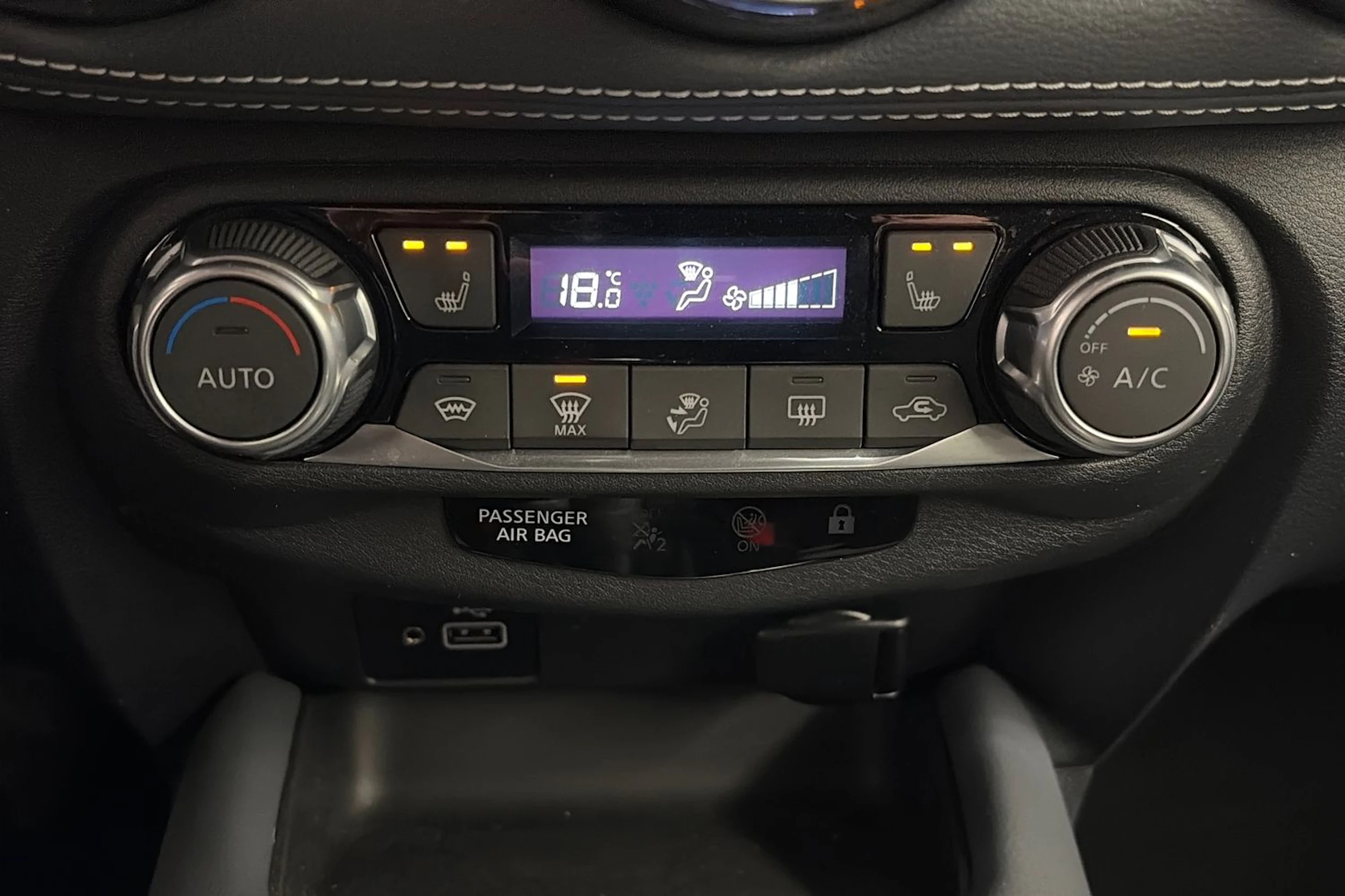 valkoinen Nissan Juke 2021 kuva 19.