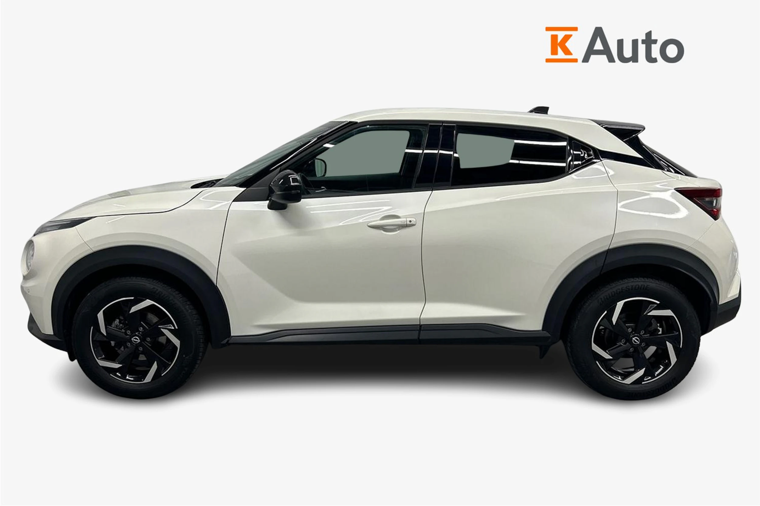 valkoinen Nissan Juke 2024 kuva 5.