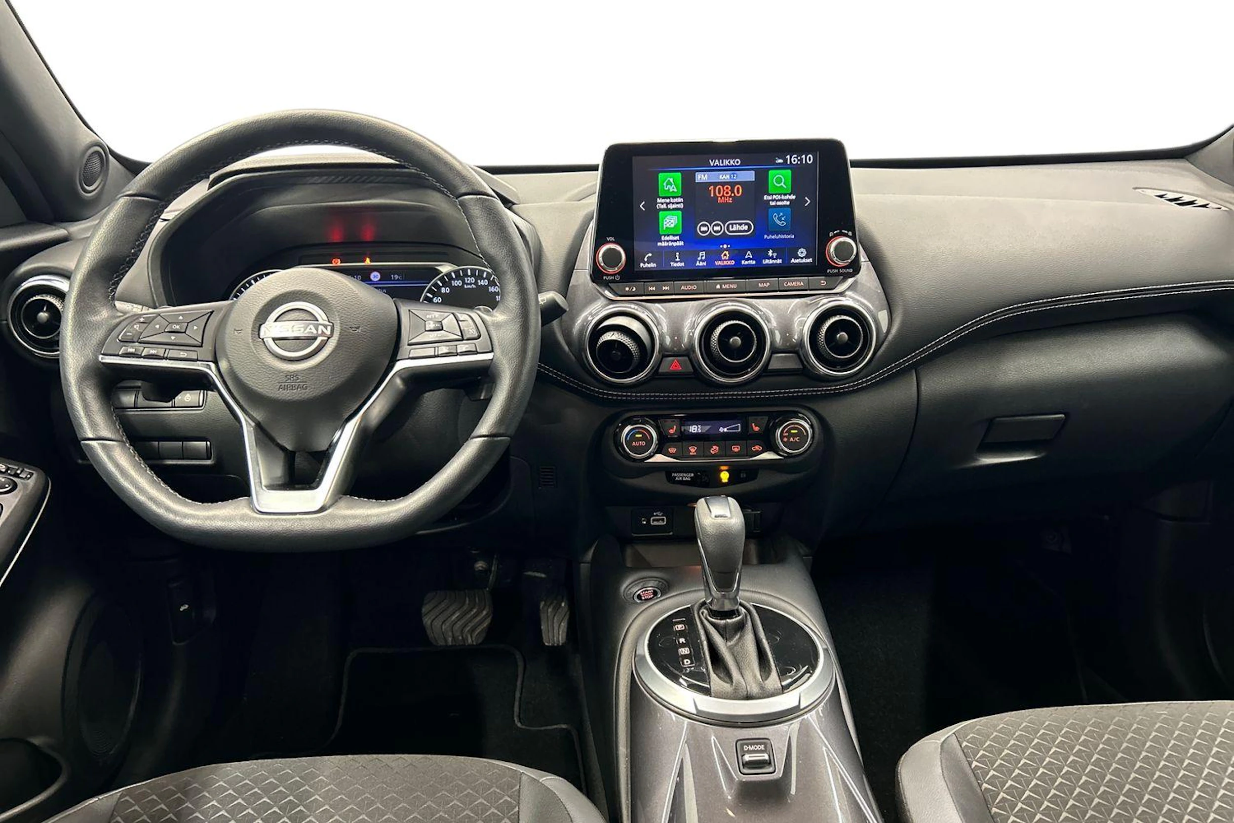 valkoinen Nissan Juke 2024 kuva 7.