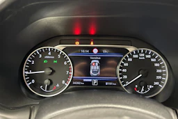 valkoinen Nissan Juke 2024 kuva 16.
