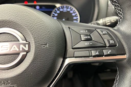 valkoinen Nissan Juke 2024 kuva 18.