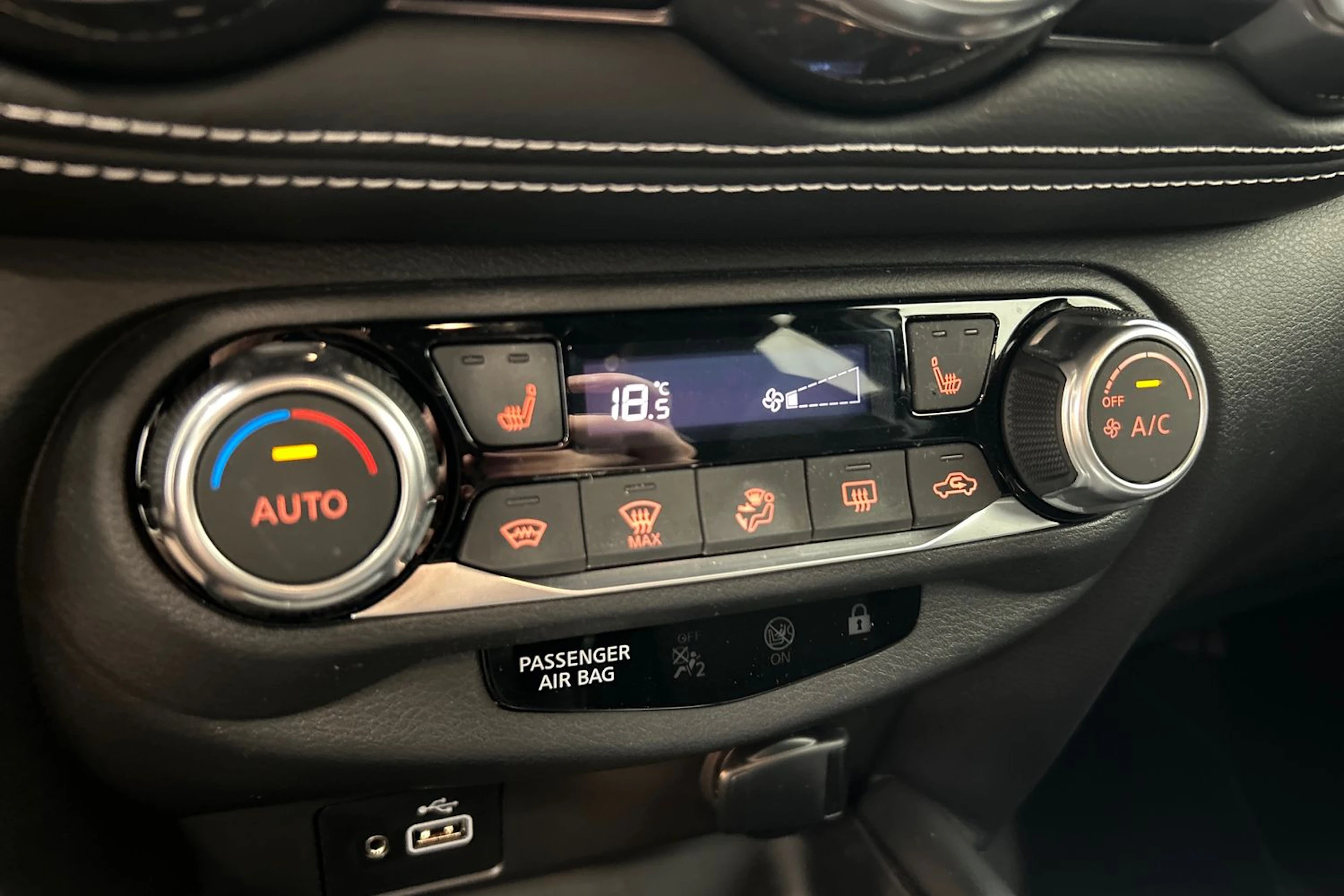 valkoinen Nissan Juke 2024 kuva 23.