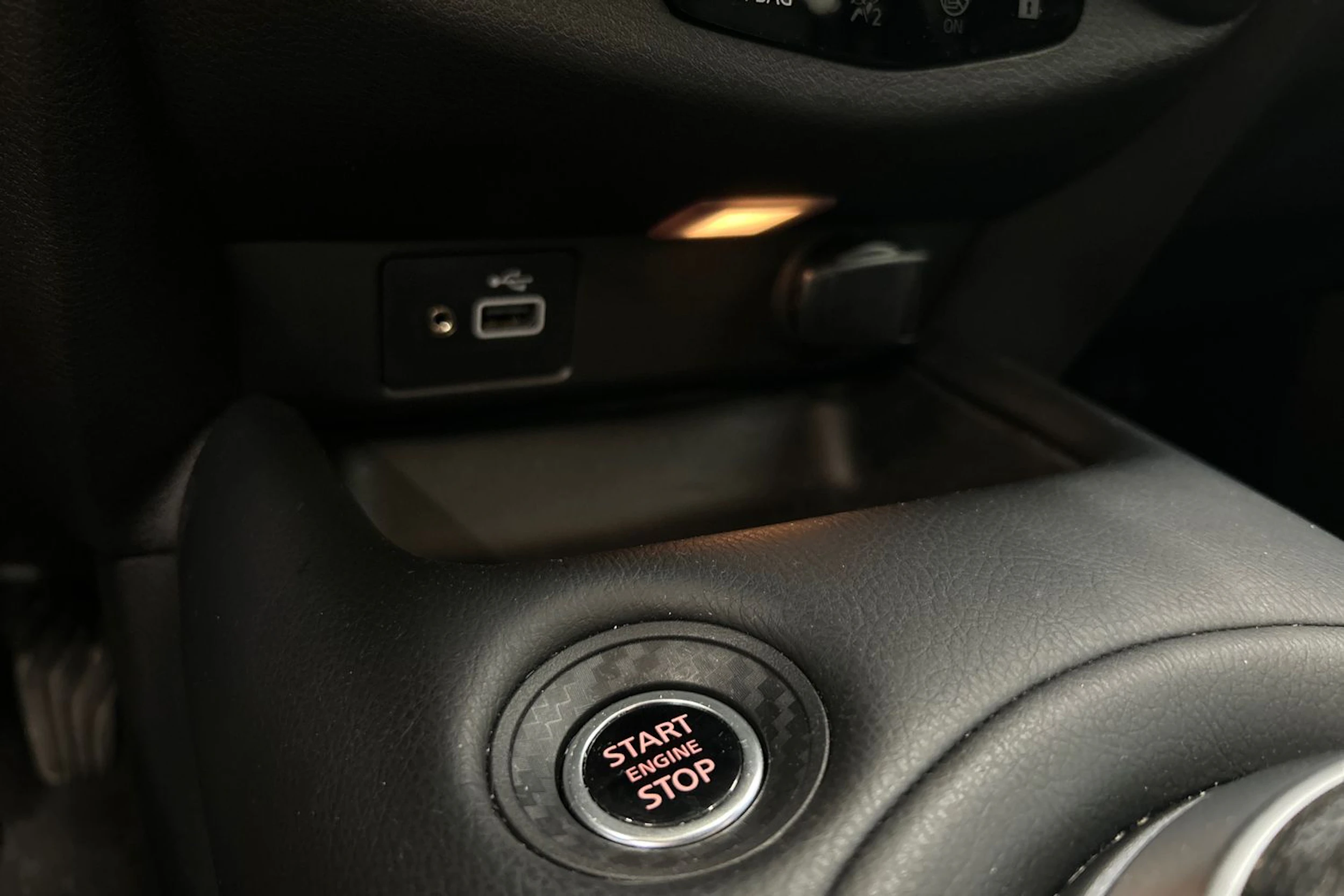 valkoinen Nissan Juke 2024 kuva 24.