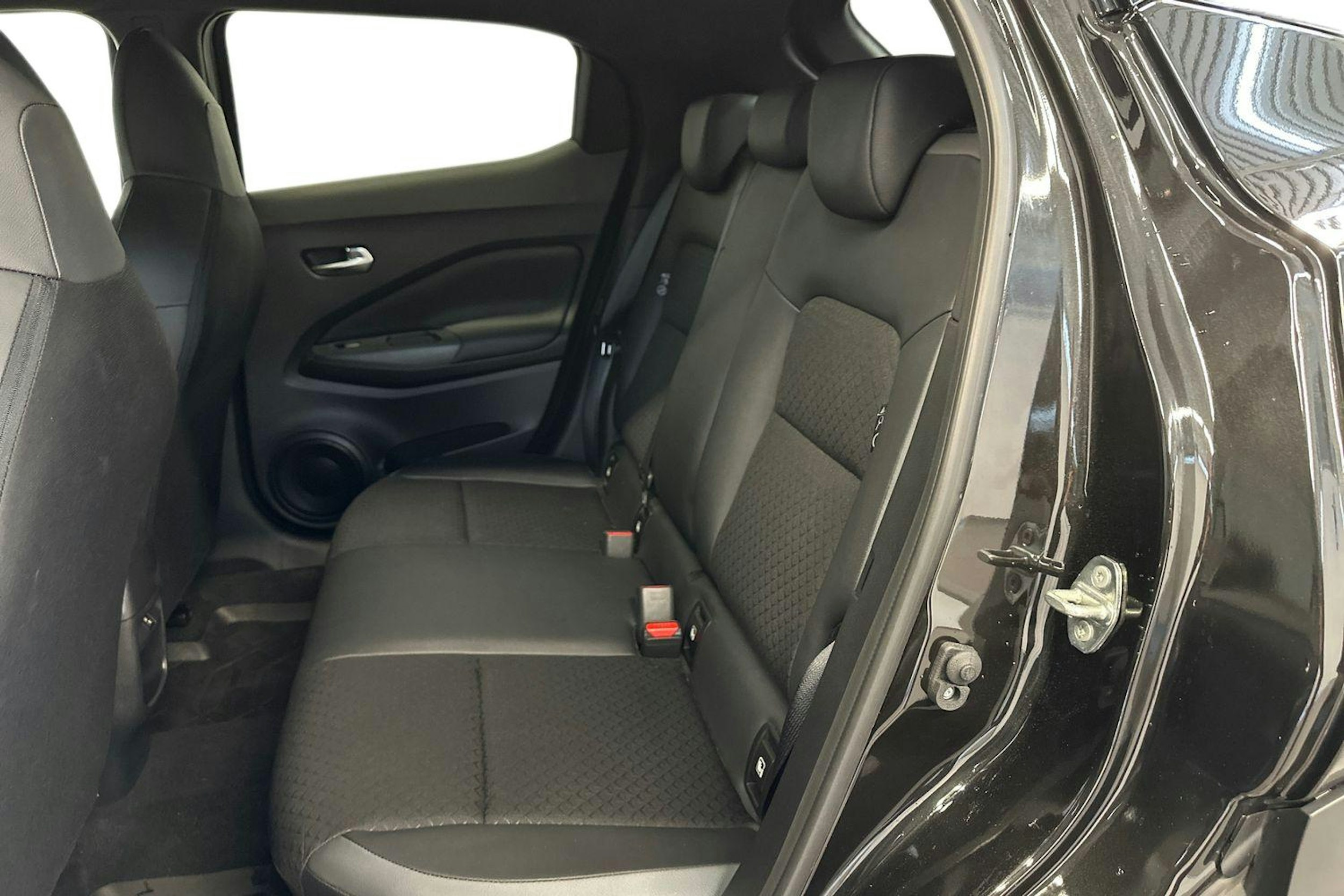 musta Nissan Juke 2024 kuva 10.