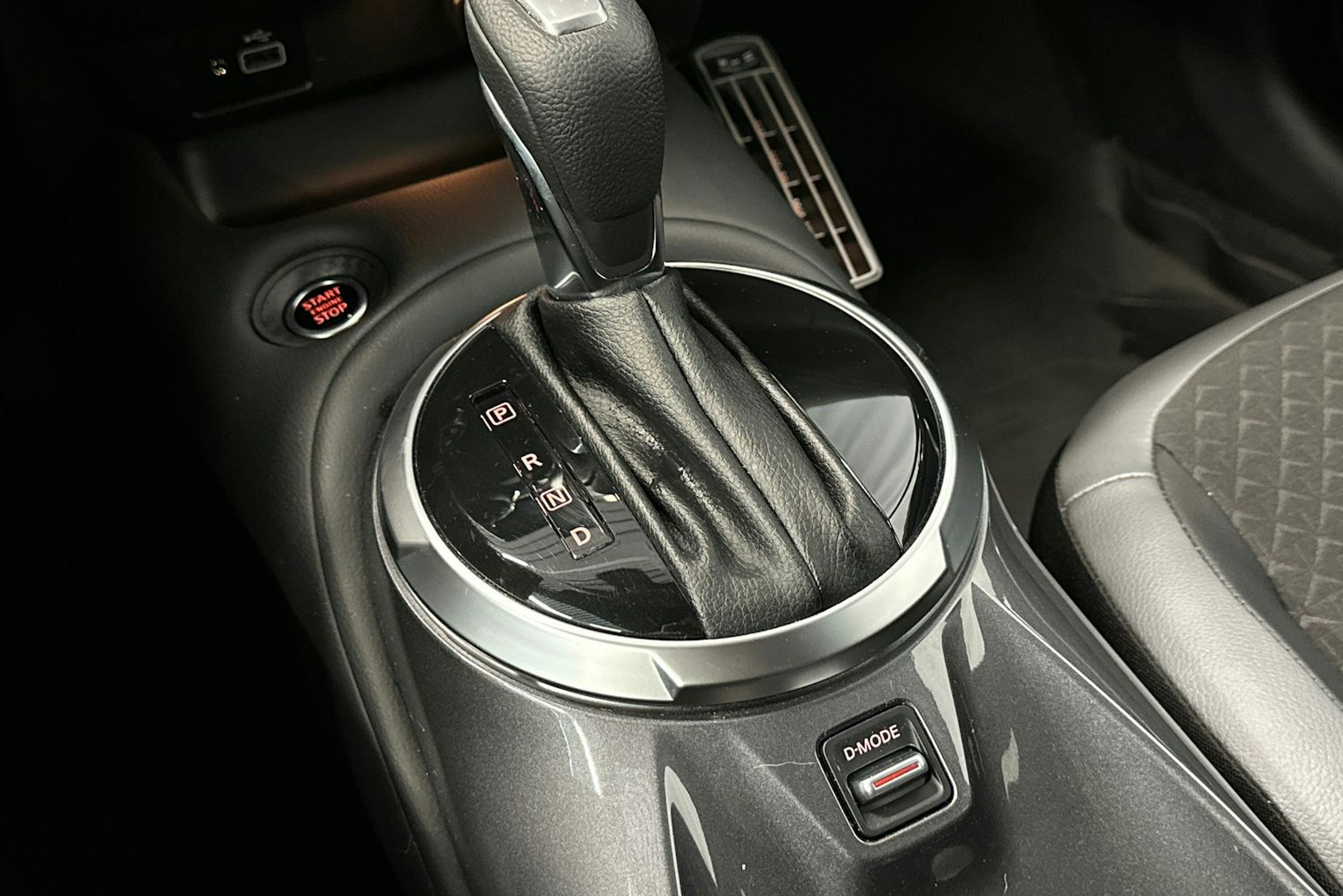 musta Nissan Juke 2024 kuva 22.