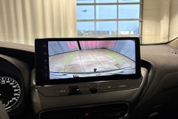 harmaa Nissan Juke 2025 kuva 15.