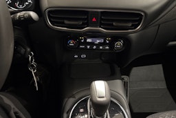 harmaa Nissan Juke 2025 kuva 16.