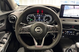 harmaa Nissan Juke 2025 kuva 18.