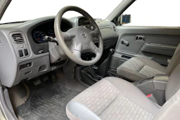 hopea Nissan King Cab 2004 kuva 3.