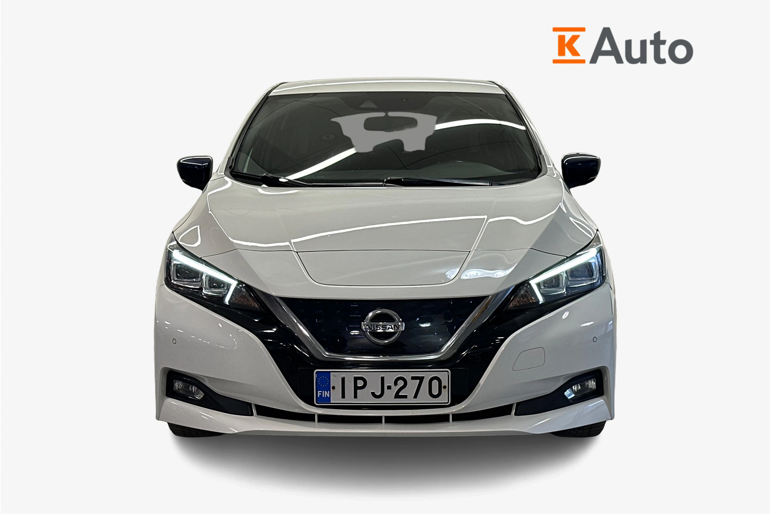 Valkoinen Nissan Leaf 2018 kuva 4.