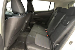 Valkoinen Nissan Leaf 2018 kuva 8.