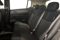 valkoinen Nissan Leaf 2019 kuva 8.