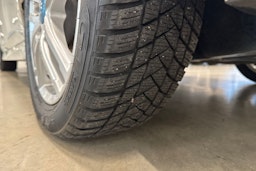 valkoinen Nissan Leaf 2019 kuva 10.