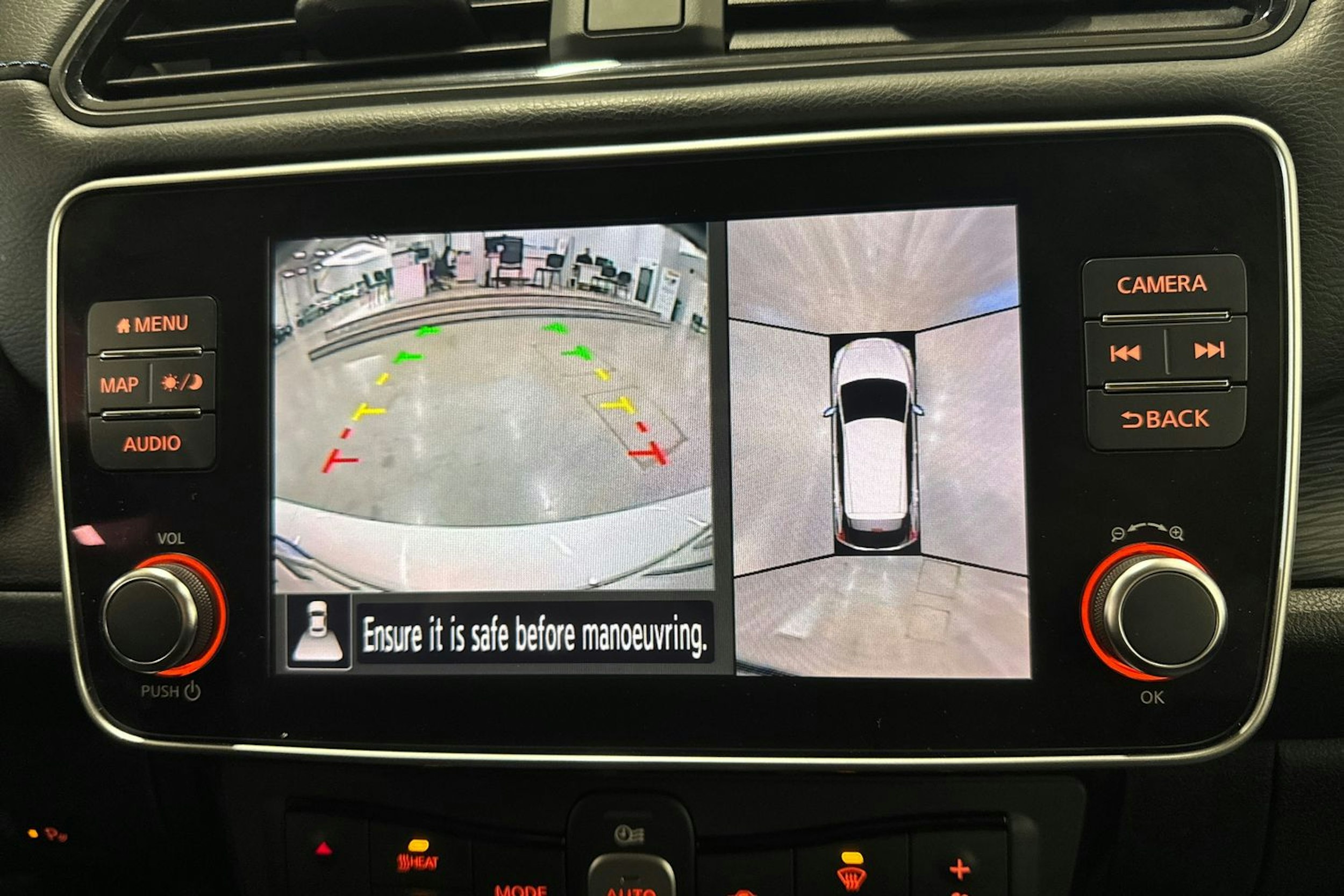 valkoinen Nissan Leaf 2019 kuva 13.