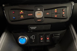 valkoinen Nissan Leaf 2019 kuva 16.