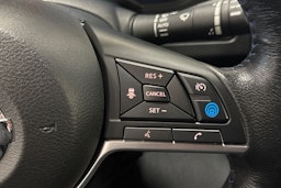 valkoinen Nissan Leaf 2019 kuva 17.