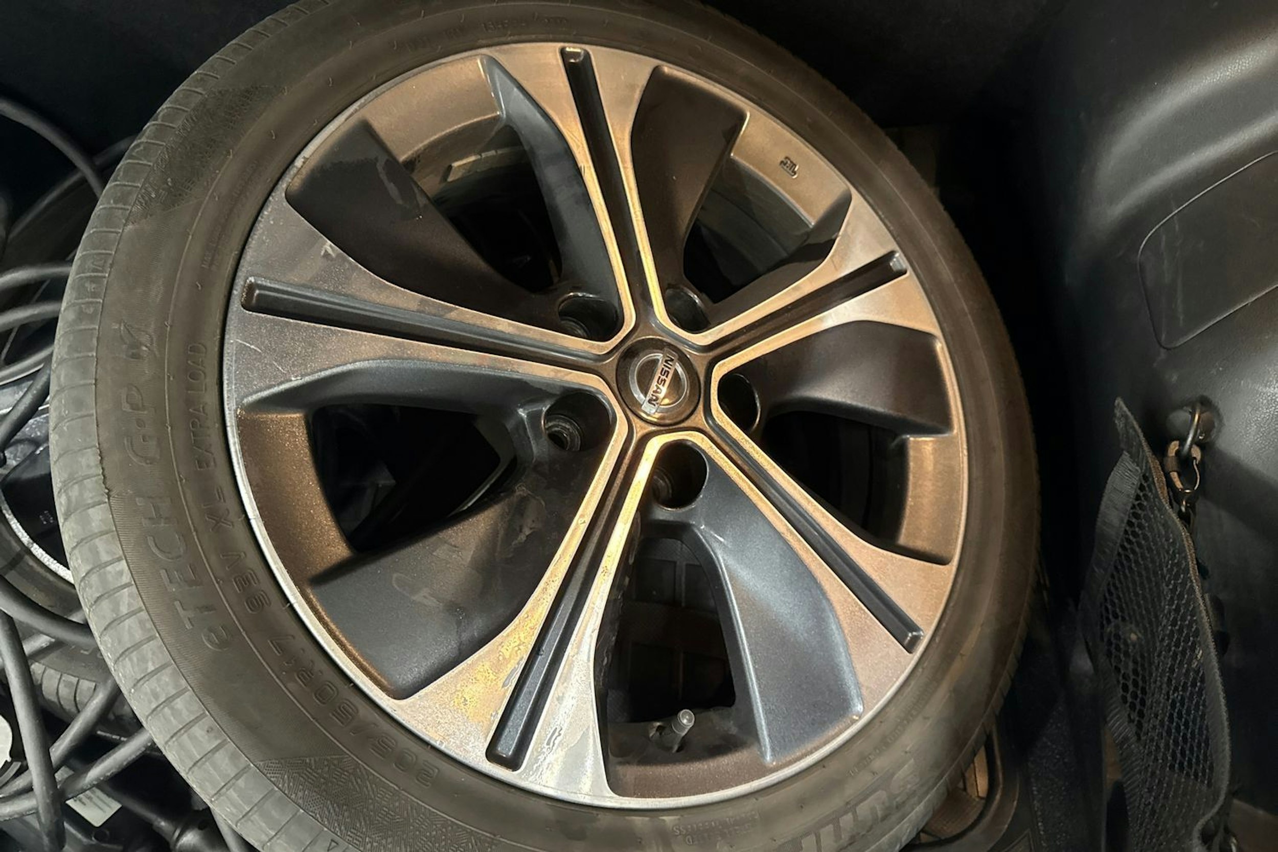 valkoinen Nissan Leaf 2019 kuva 18.