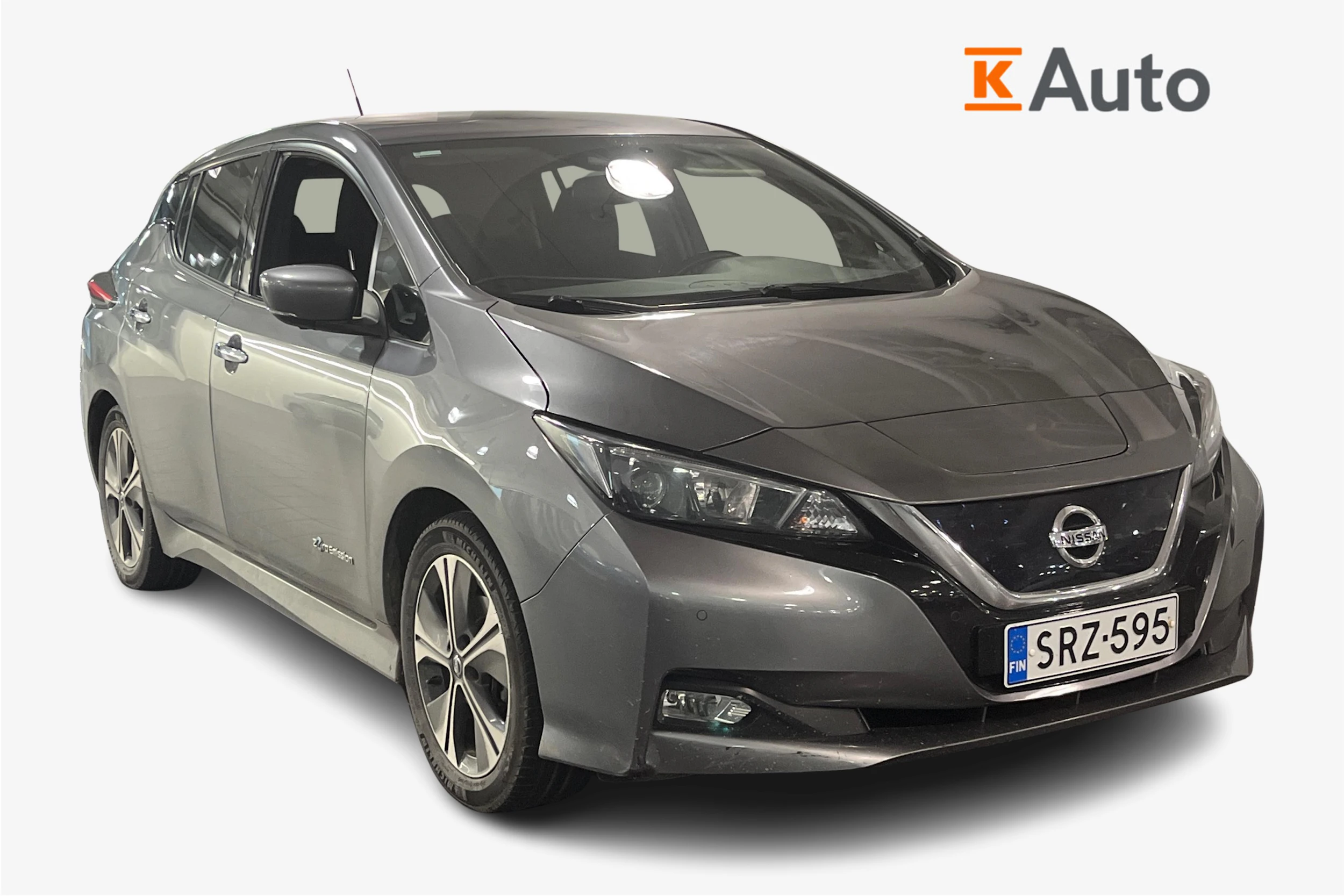 harmaa Nissan Leaf 2019 kuva 1.