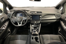 valkoinen Nissan Leaf 2020 kuva 9.