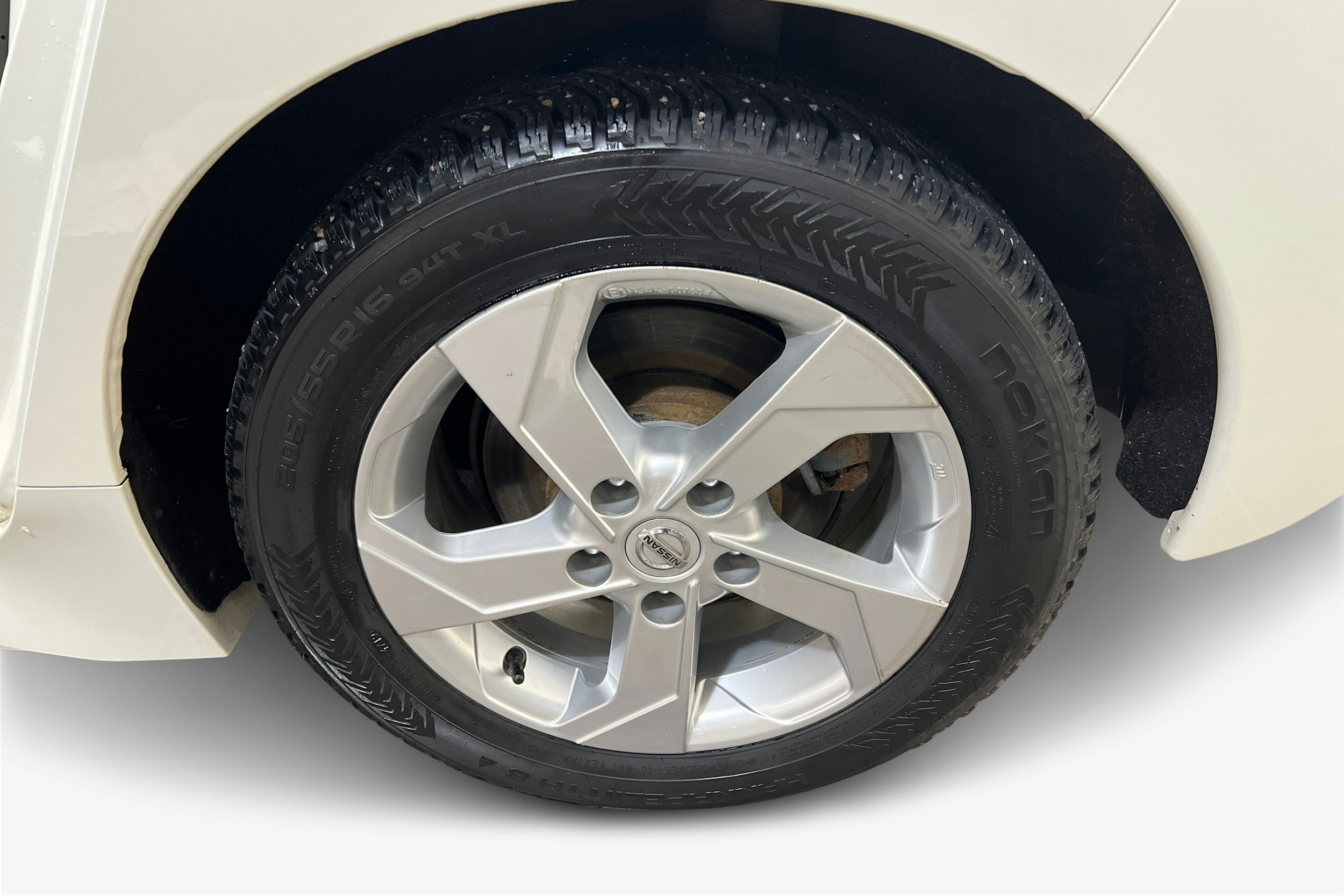 valkoinen Nissan Leaf 2020 kuva 11.