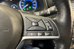 valkoinen Nissan Leaf 2020 kuva 17.