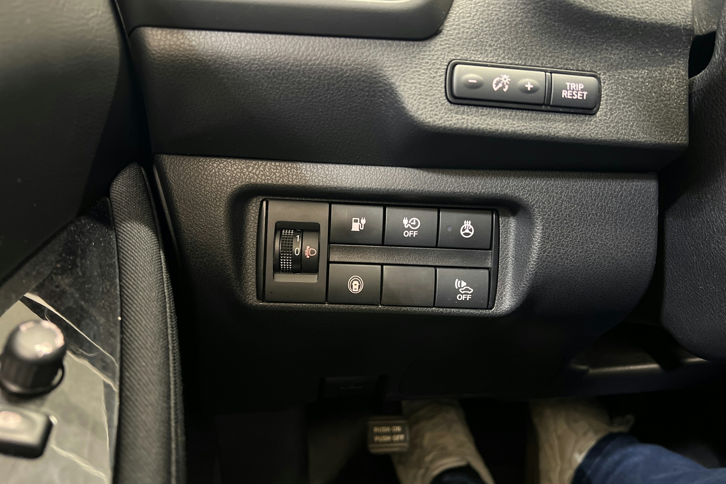 valkoinen Nissan Leaf 2020 kuva 18.