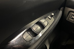 valkoinen Nissan Leaf 2020 kuva 19.