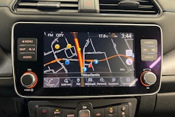 valkoinen Nissan Leaf 2020 kuva 21.