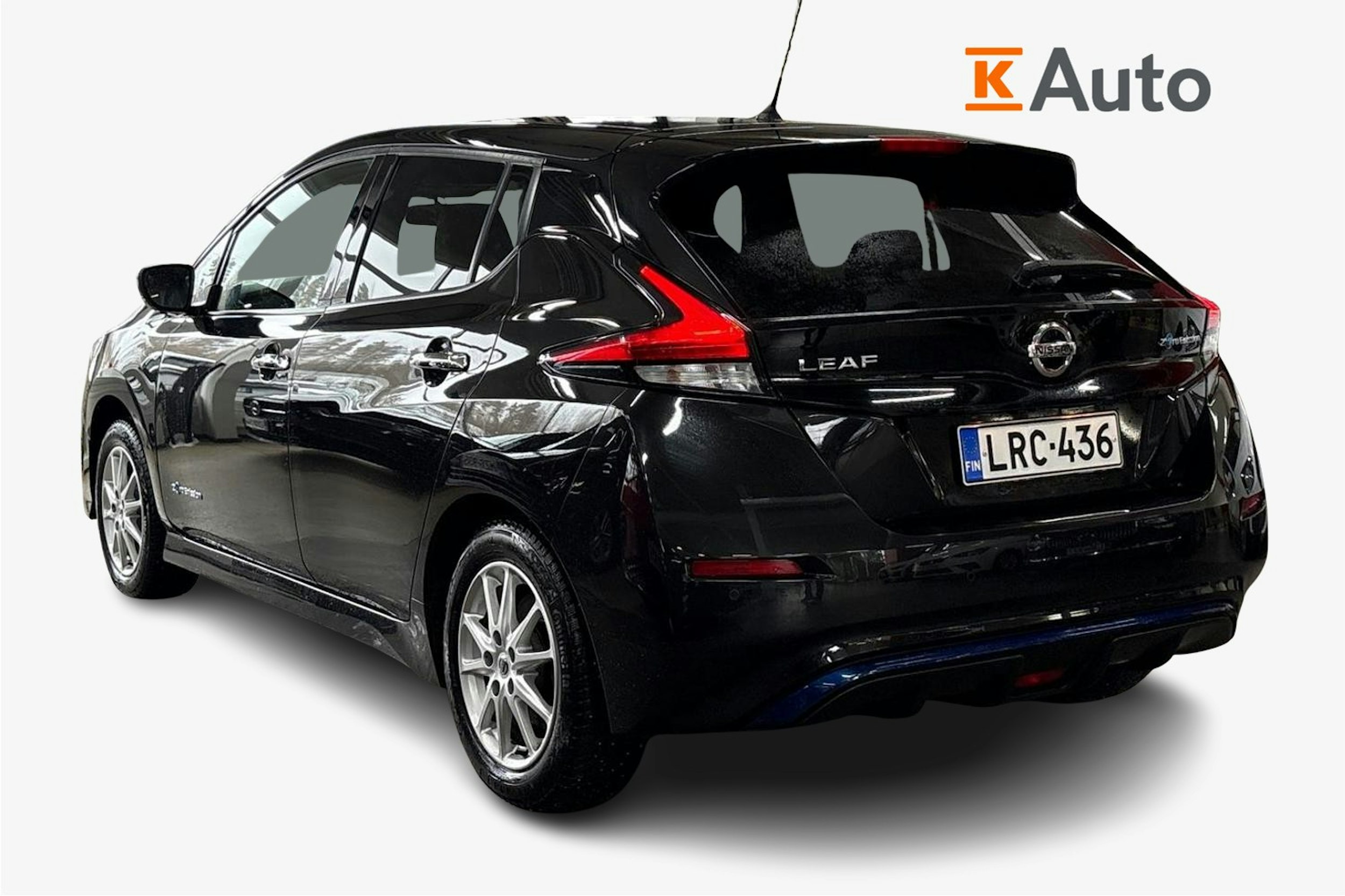 musta Nissan Leaf 2020 kuva 2.