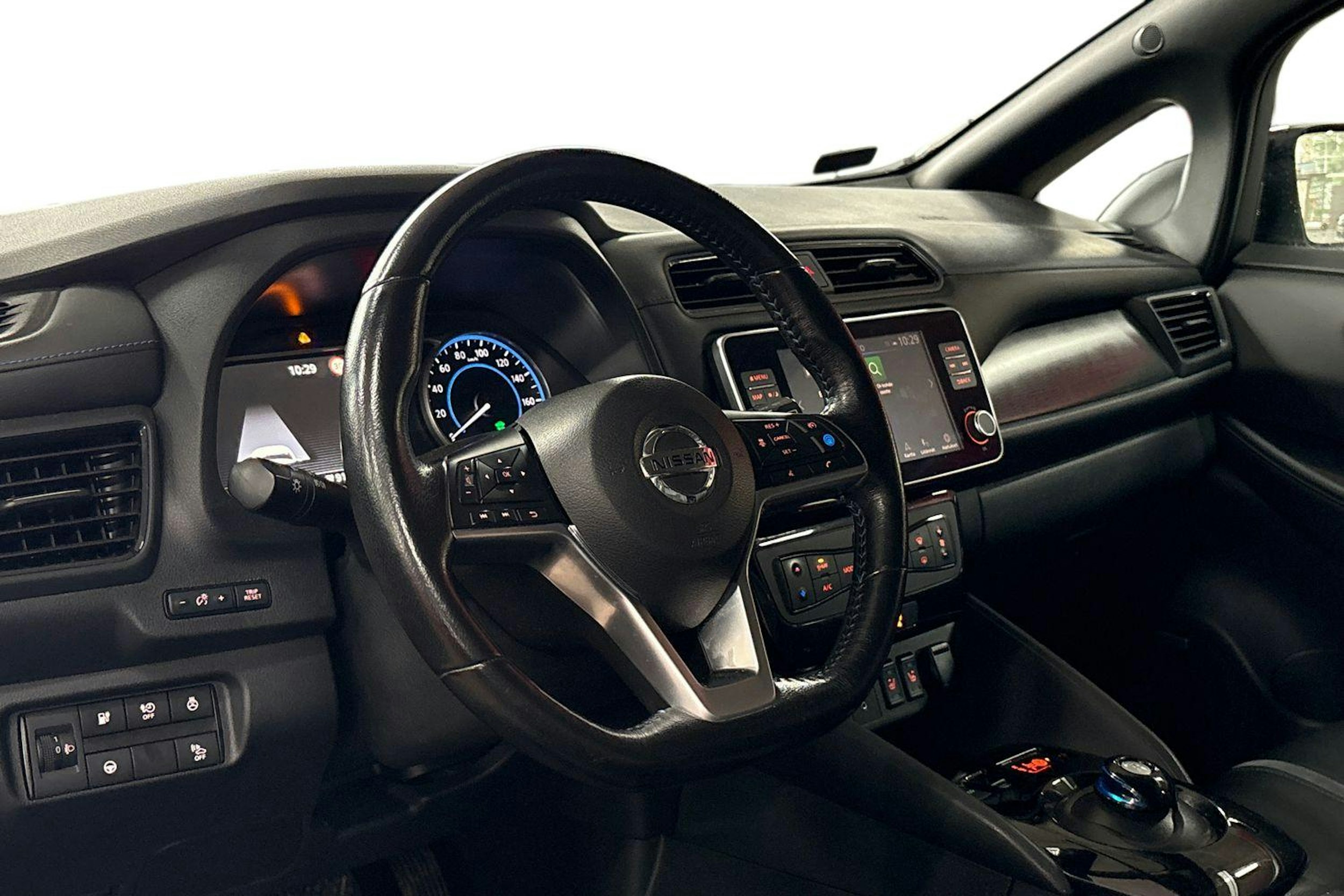 musta Nissan Leaf 2020 kuva 3.