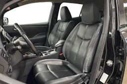 musta Nissan Leaf 2020 kuva 7.