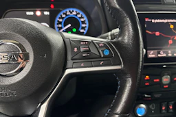 musta Nissan Leaf 2020 kuva 15.